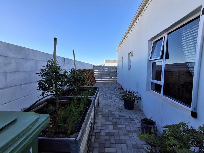 3 Bedroom Property for Sale in Britannia Bay Western Cape